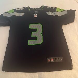 Youth medium Wilson jersey NWOT